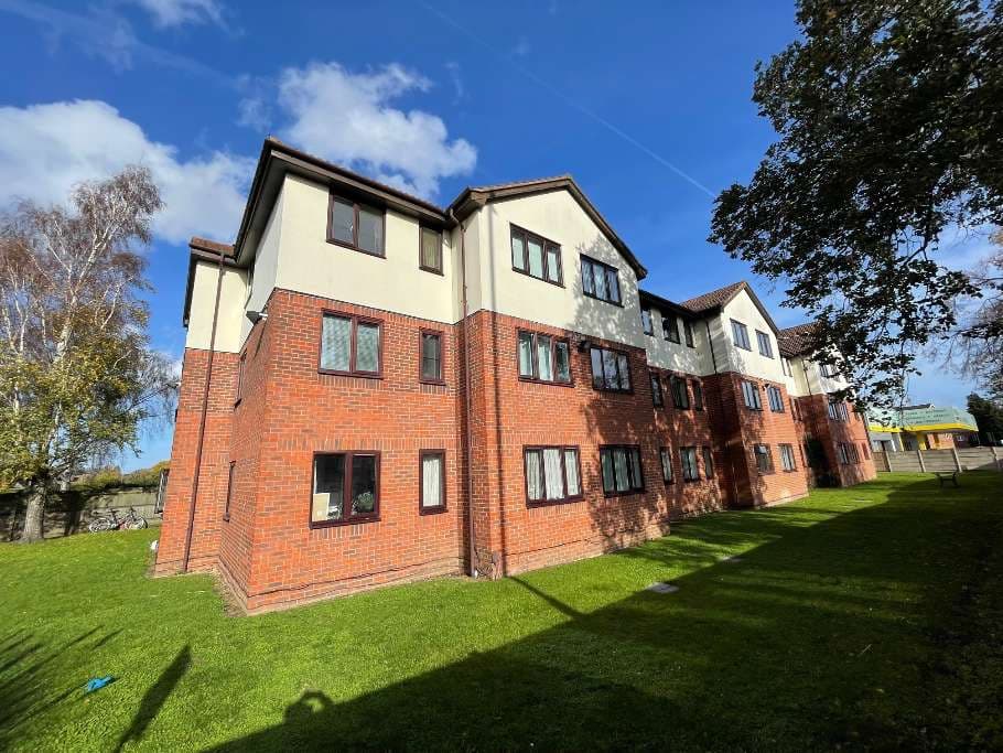 Chessholme Court Scotts Avenue, Sunbury on Thames TW16 7ES