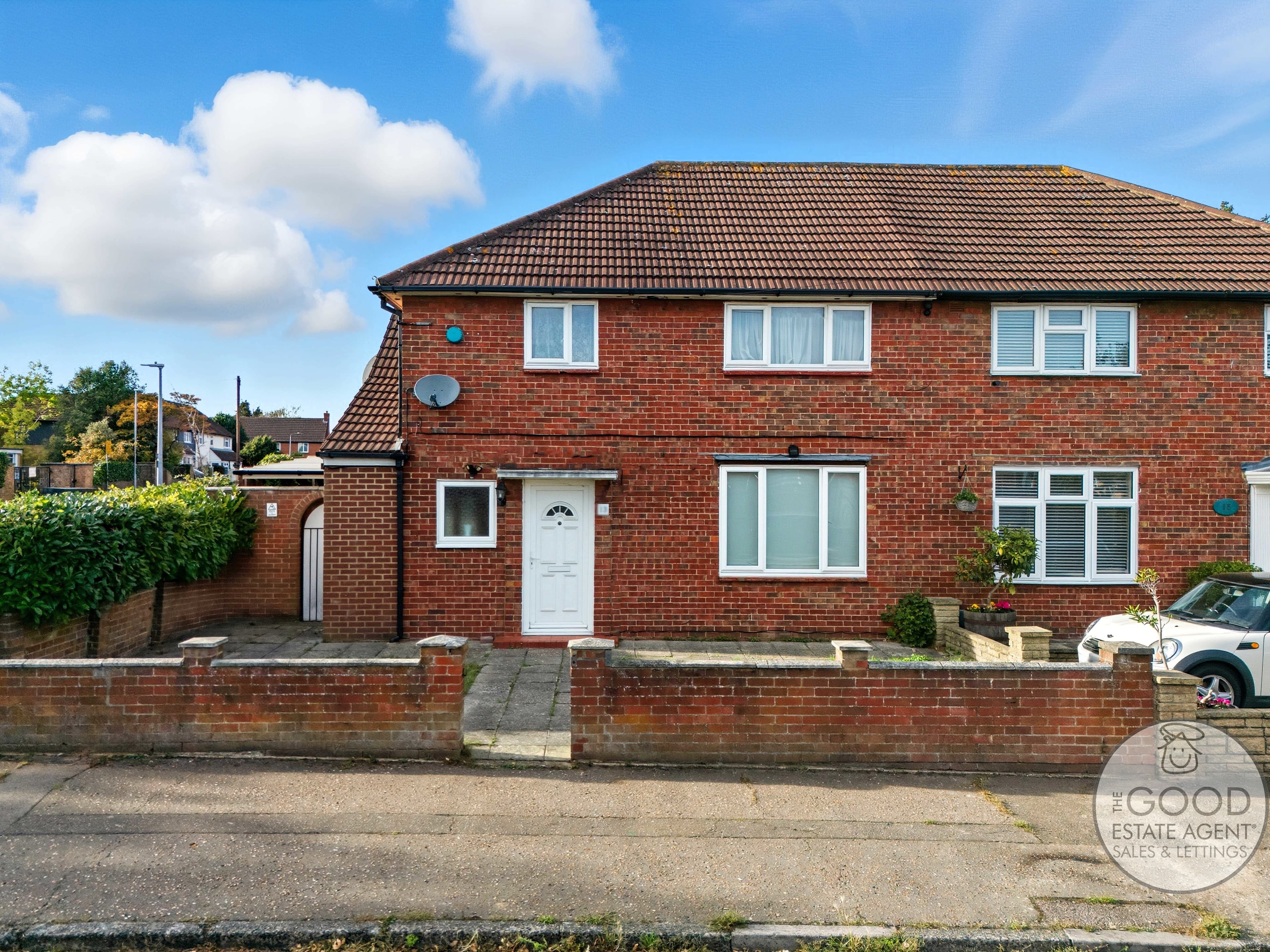 Whitehills Road, Loughton IG10 1TS