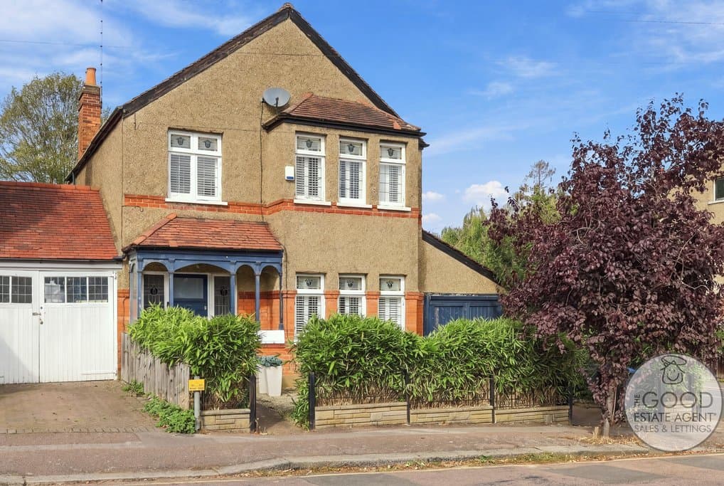 The Avenue, Loughton IG10 4PX