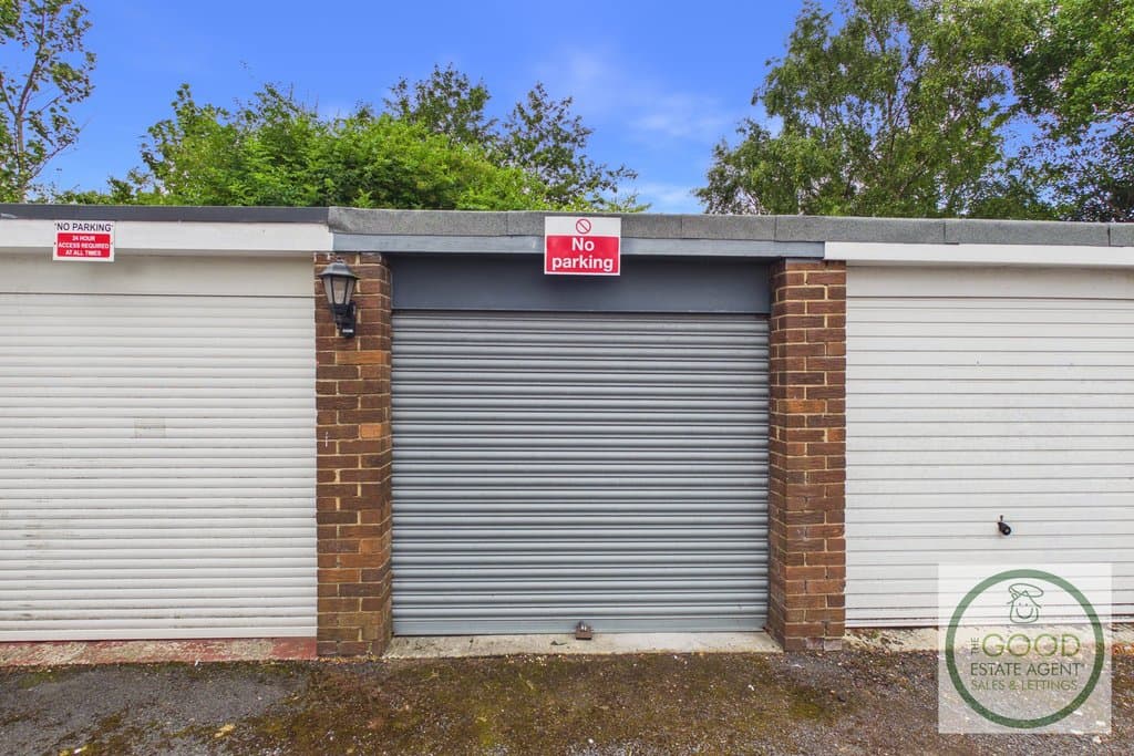 Garage, Edgeworth Crescent, Sunderland, SR6 9SE