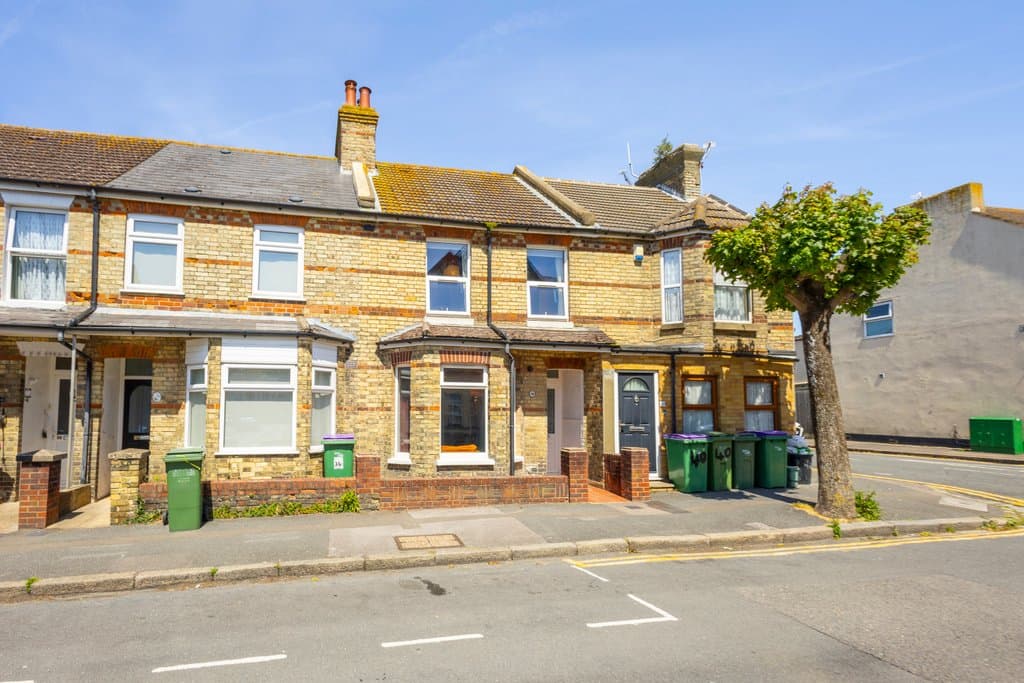 Warren Road, Folkestone, CT19
