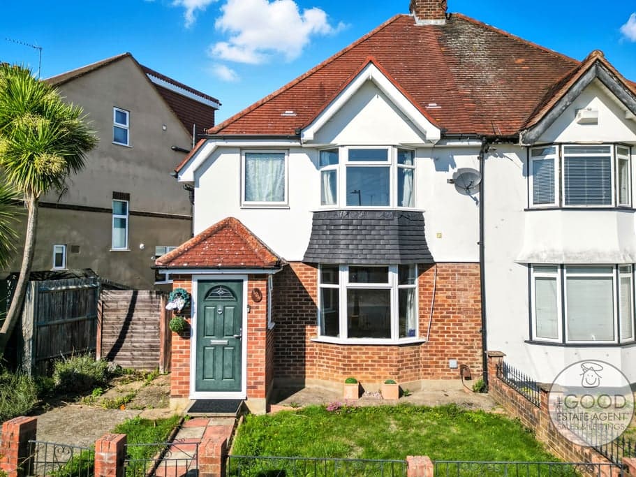 Englands Lane, Loughton IG10 2NS