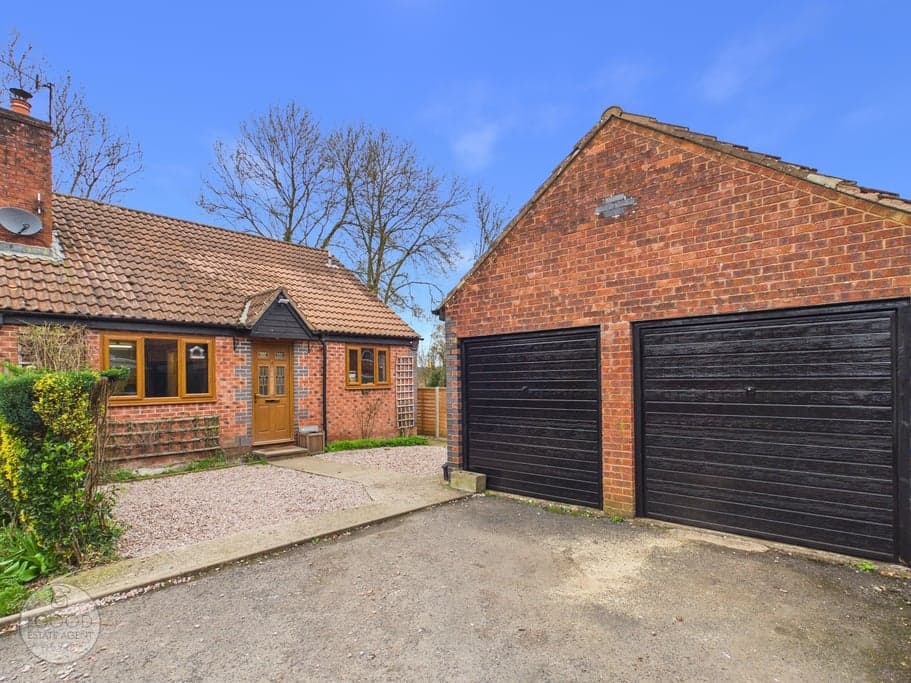 Heliston Place, Pontrilas, Herefordshire HR2 0UD