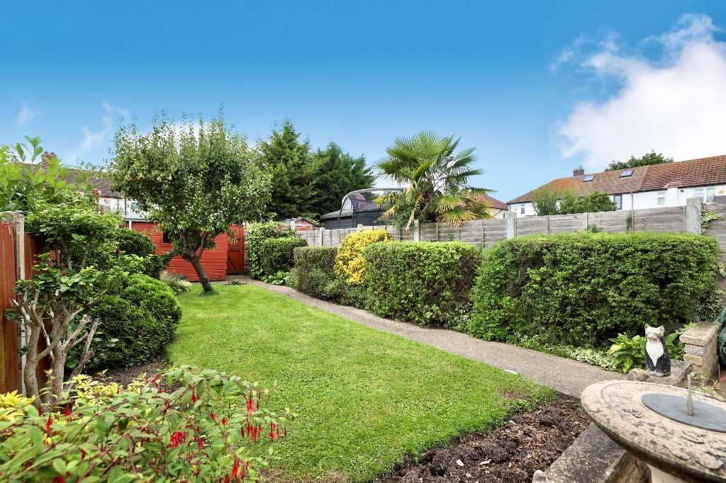 Cranleigh Gardens, Loughton, Essex IG10 3DD